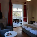 Les Cygnes Hotel