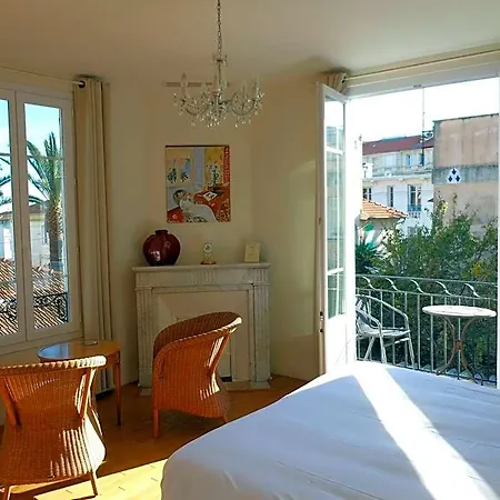 Les Cygnes Hotel 3*