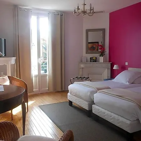 Les Cygnes Hotel