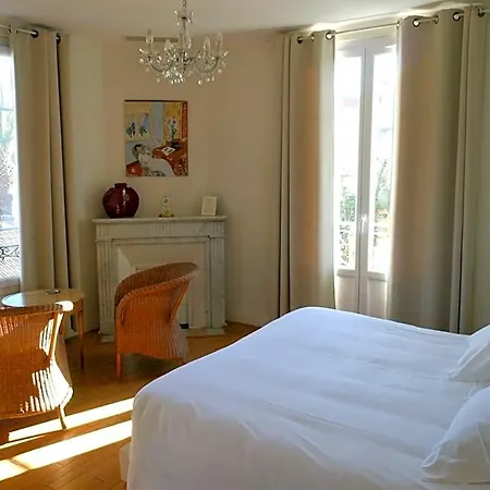 Les Cygnes Hotel
