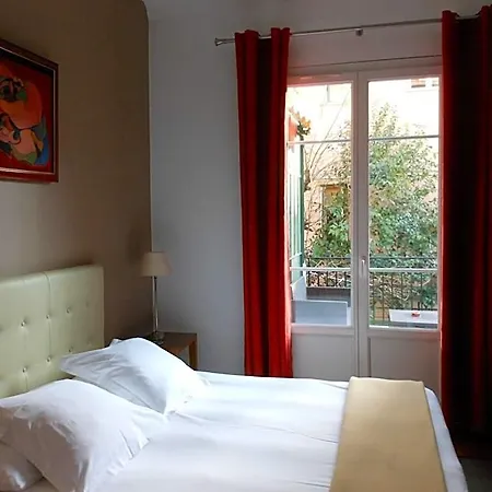Les Cygnes Hotel