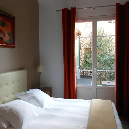 Les Cygnes Hotell 3*