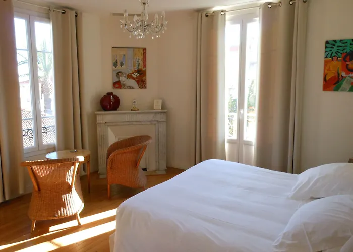 Les Cygnes Hotel