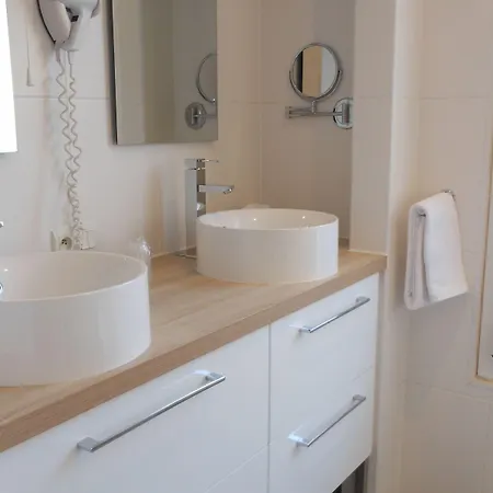 فندق Les Cygnes نيس