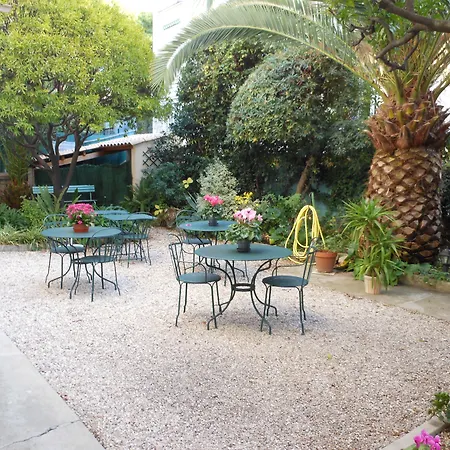 Les Cygnes فندق 3*